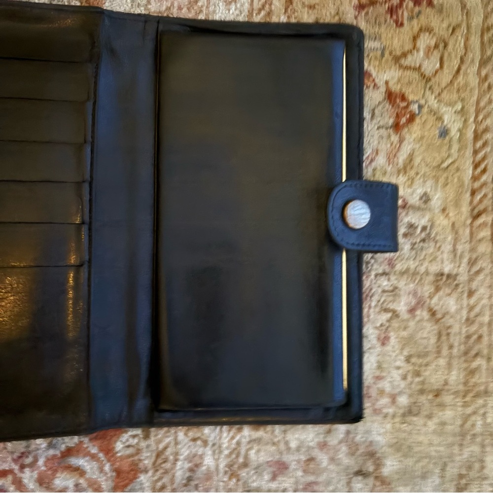 CHANEL Classic Black Leather Clutch - Picture 6 of 16